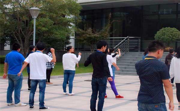 指甲|肝不好，双手会有提示，3个异常表现，伸出双手看看你有没有