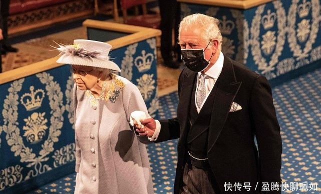 梅根|卡米拉穿蓝色衬衫裙亮相真得意!脸上皱纹挤在一起,王后位子稳了