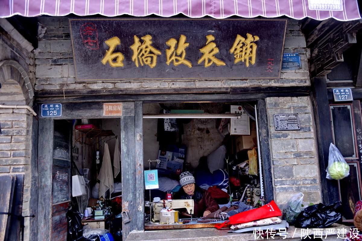 建水古城扫街照片【严建设】