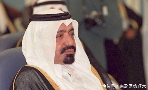 卡塔尔|国王在外度假,账户突然没钱,中途接到儿子电话:老爸,我上台了