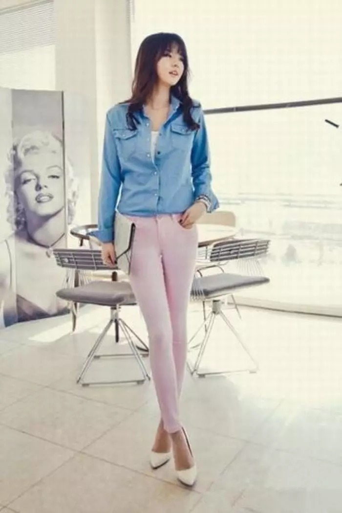 时尚|高跟鞋搭配裙子,让女性显得优雅又魅力