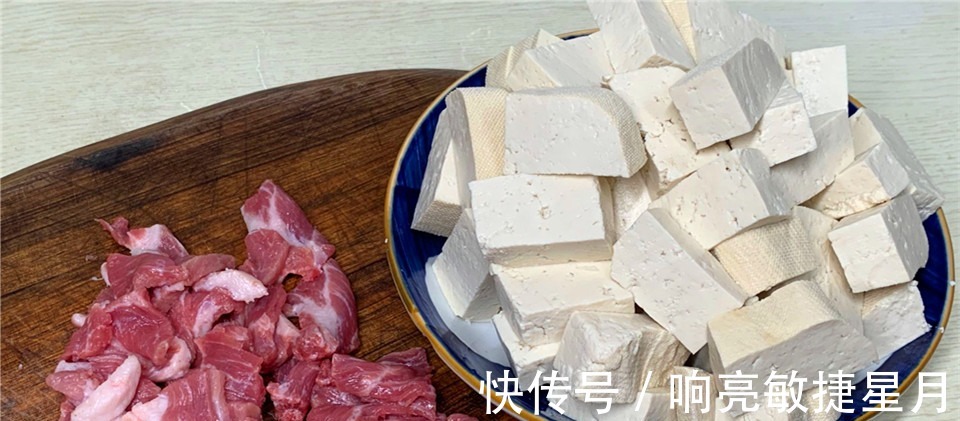 白菜炖豆腐,先放白菜还是先炖豆腐其实都不对,教你正确做法!