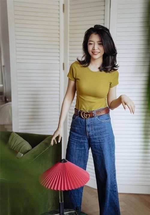 搭配|微胖的女人穿T恤,牢记“3原则2思路”,才不会显臃肿还没品味