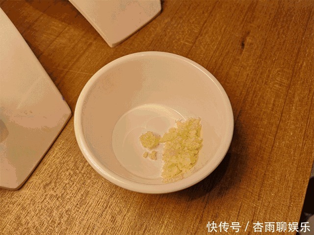 大虾|煮虾时,到底用热水还是冷水以前没注意,难怪虾肉不鲜还腥味重