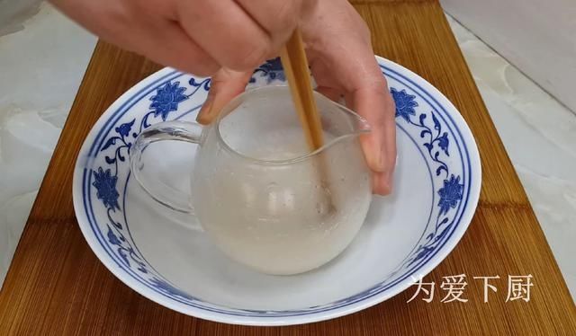 炸麻花，记住不要直接下锅炸，诀窍告诉你，麻花香酥焦脆，不油腻