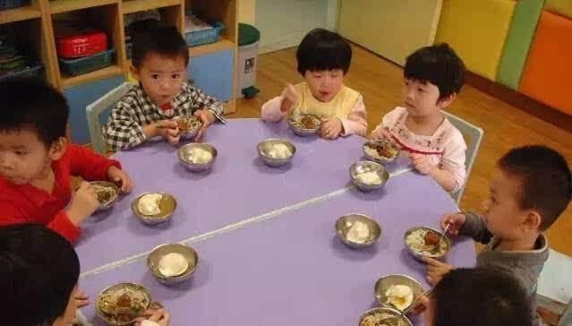 儿子|儿子称在学校喝了“毒药”，宝妈赶紧询问老师，结果让人哭笑不得