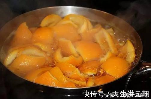 睡眠质量|枕头发黄变脏别急着扔！往清水里加点它，枕头洗得像新买的一样