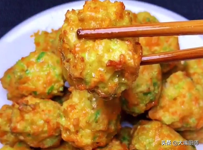 炸萝卜丸子别加面粉淀粉，换成这2样，出锅香酥可口，放凉也好吃