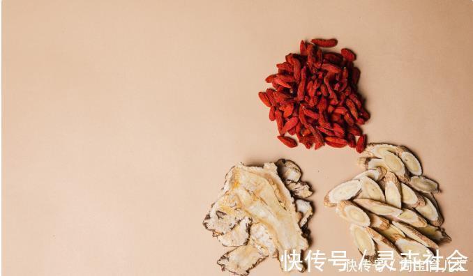 夜交藤|养心阴,治失眠!中医师:简单几味中药,让你一觉睡到天亮