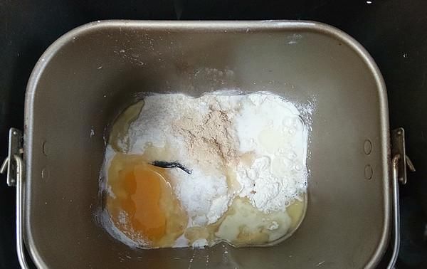 以后面粉就照着样子做,加1个鸡蛋,不用烤不用蒸,比蛋糕都好吃