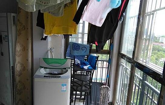 满屋|晒晒我的新家,满屋大白墙,衣柜没有门,还有比这更寒酸的吗?