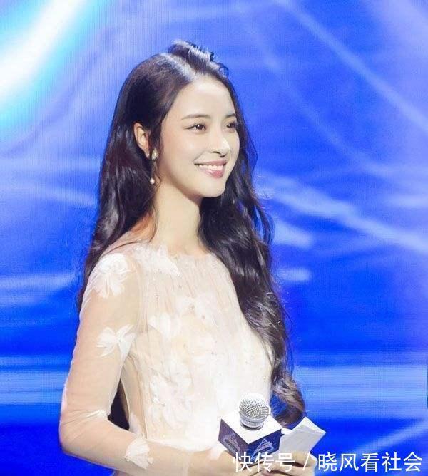 节目|李莎旻子晋级引争议,身上有着浓重湖南台风格,主持人都该稳重?