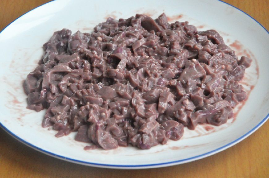 这菜贵是贵点,却是宴客的硬菜,鲜辣爽口,很多人爱吃却不会做