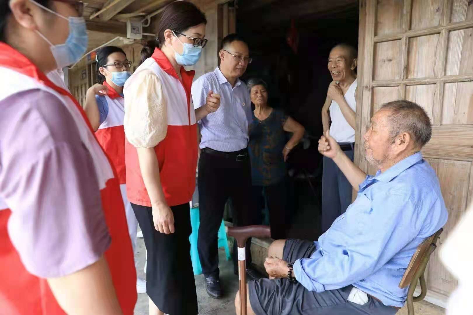 八一|迎“八一”，苍南县红十字会走访慰问困难退役军人