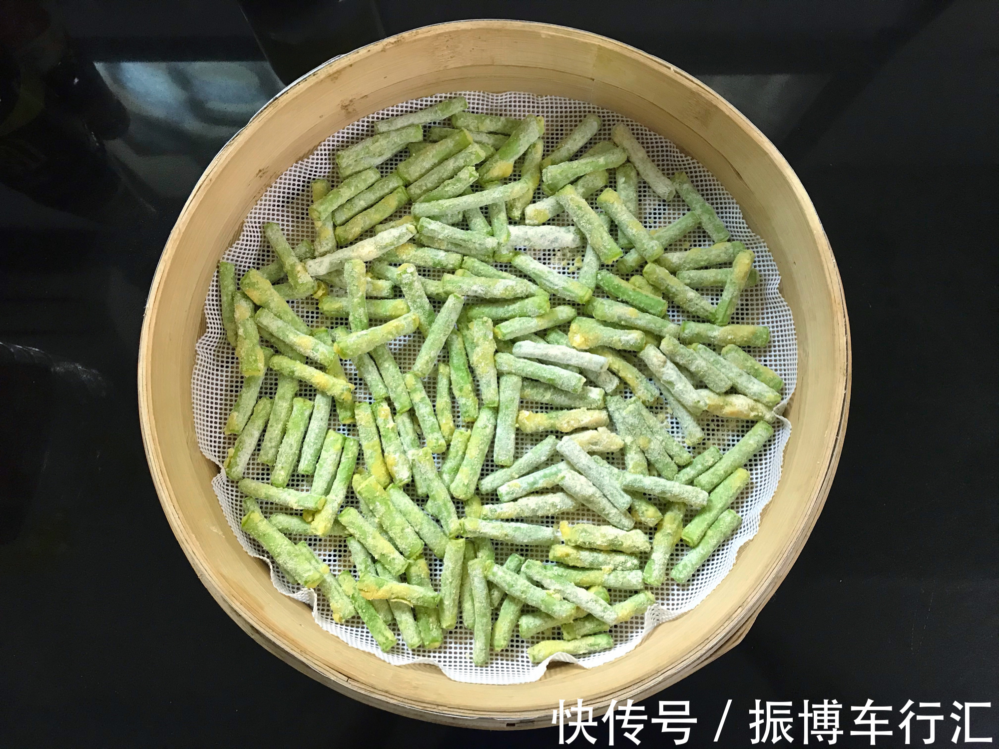 小米椒|豆角里打入1个鸡蛋,不炒不煮,没想到如此好吃,开胃解腻不长肉