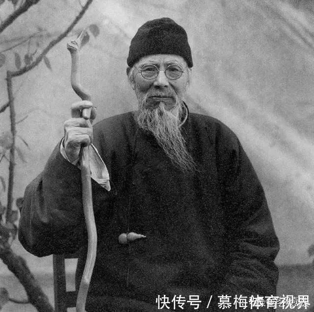 神品#齐白石一幅画被发现两处错误,专家却说神品,网友:这也叫神品?