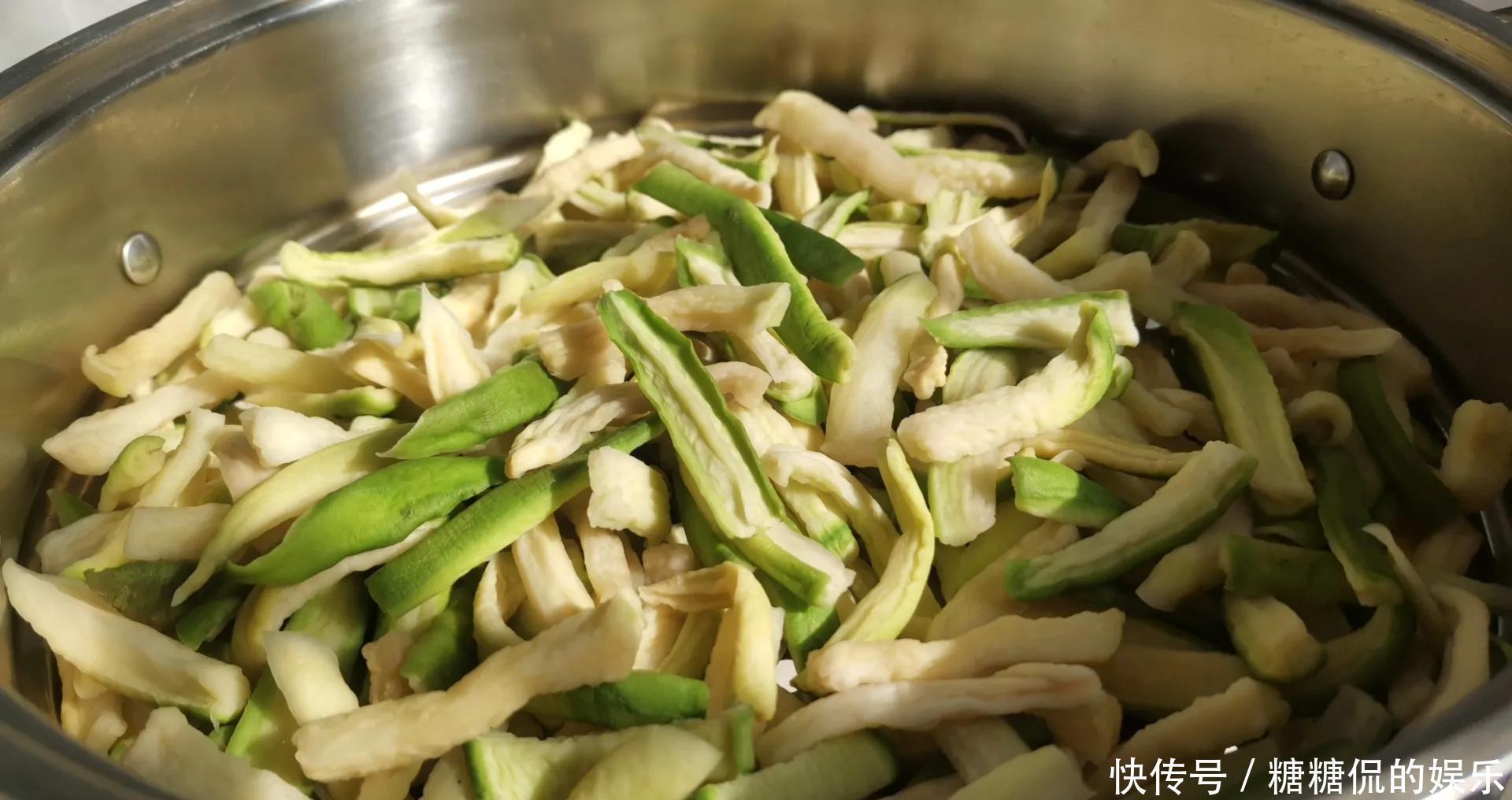 好吃|冬天农村家家必备的传统腌萝卜干,好吃开胃下饭,就爱一口