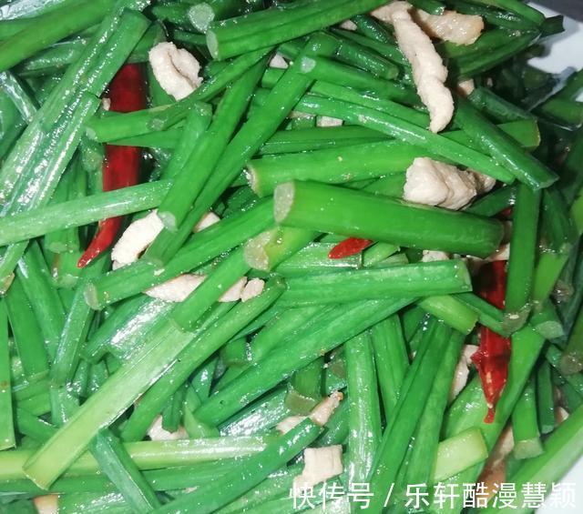 韭苔|炊事班每日一菜，今天做了一道家常小炒《肉丝韭苔》分享给大家
