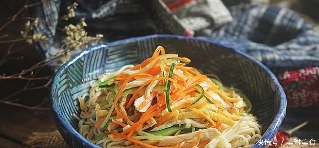 天越热,越喜欢吃这碗面,香味浓郁特解馋,一周吃五天都不腻!