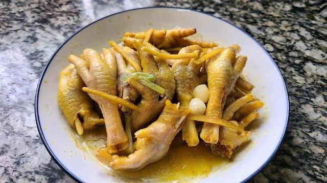 黄栀子|这样做的鸡爪太香了，软烂脱骨，一出锅浓浓的香味，好吃简单