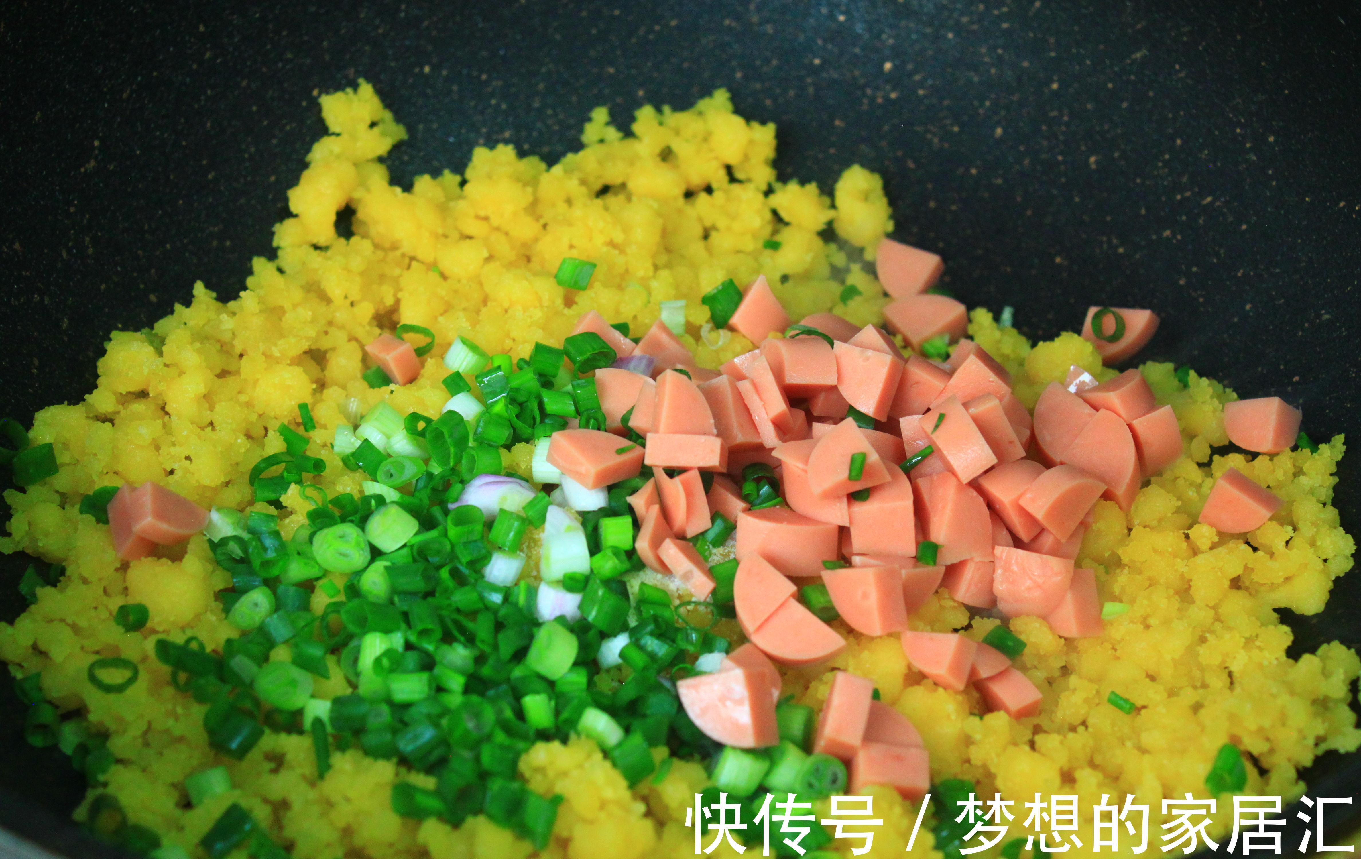 陕西中年夫妻的简约午餐,一盘玉米面走红朋友圈,勾起了儿时回忆