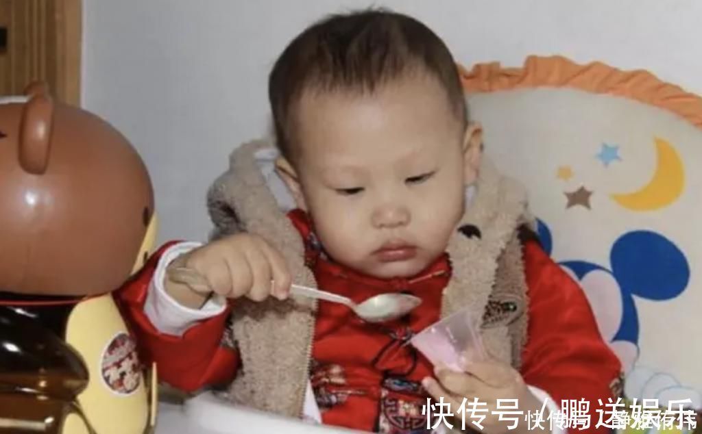 孩子|孩子在幼儿园饭量增大,看到老师拍的午餐照后,妈妈备受打击