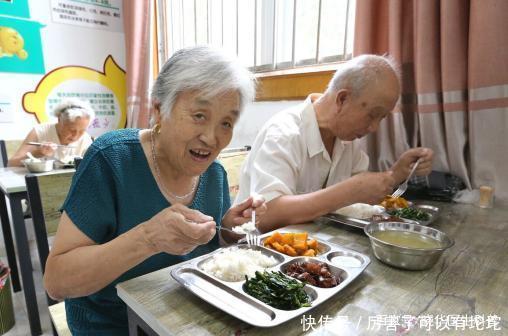 放一物|55岁夫妻酒肉不碰,胆固醇高达10.8,确诊脑梗,医生:炒菜放一物