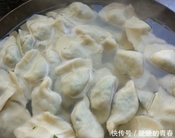 搅拌均匀|包韭菜鸡蛋饺子,千万不要直接拌馅,多加1步,饺子更香,更入味