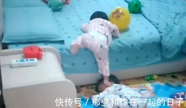 小妮子|妹妹太矮上不去床，哥哥给妹妹当人肉梯子，网友：年度最暖哥哥！