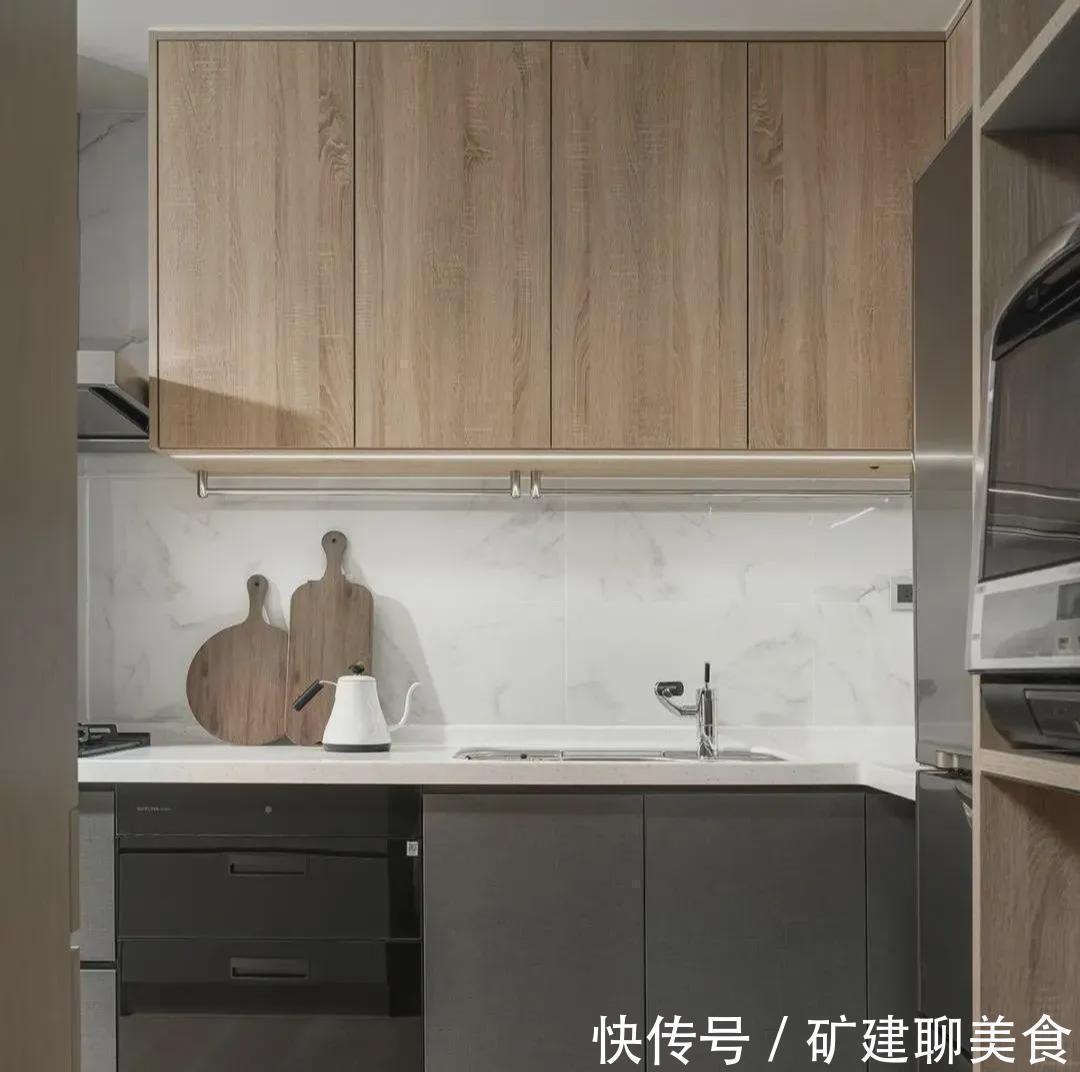 黑铁|套内仅73㎡,全屋堪称“教科书式”装修,日子过得清爽又干净!