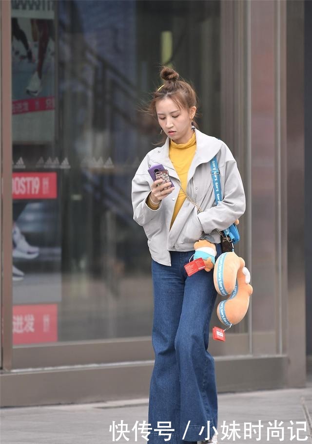 位美女选择|宽松的牛仔裤配上显瘦的效果, 修身的牛仔裤展现身材曲线, 你喜欢哪一种