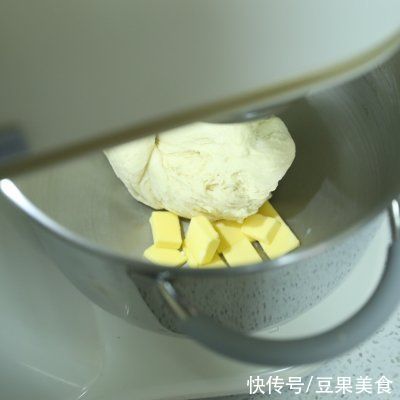 玉米豆|你和幸福就差这一份电饼铛版本，可爱萌萌的小鸡披萨