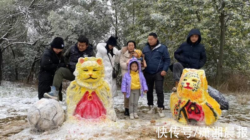 曲靖|云南小伙堆“彩色金钱豹”雪人走红：有人问他要照片当头像