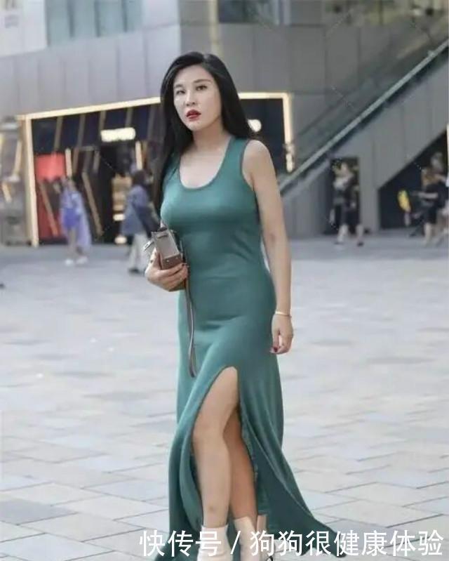 简洁的吊带裙,高雅大气的风格,展现简单优雅的造型