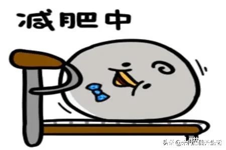 |幽默笑话:下班和女老板结伴回家,开门后发现里面坐着一个人