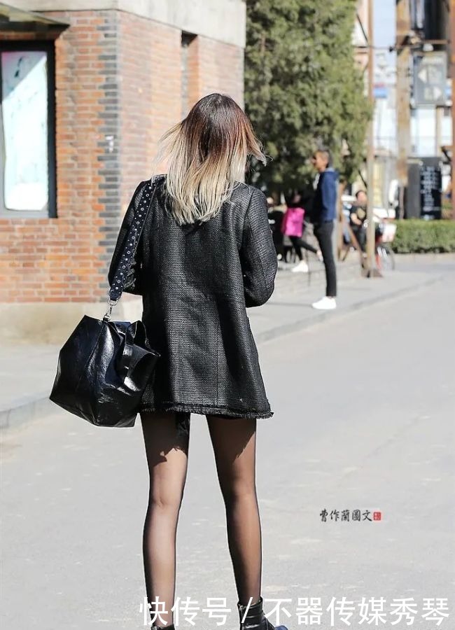 黑丝美女,穿出与时俱进新感觉