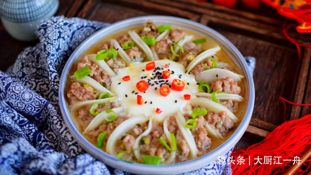 给年夜饭加道菜，“花开富贵”端上桌，寓意喜气洋洋，好看又好吃