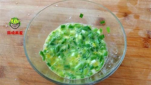 鸡蛋|土豆这样做真好吃,饭店都买不到,咸香适口,葱香浓郁,太解馋了