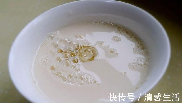 酵母|蒸馒头只会加水难怪做出来的不好吃，教你这1招，馒头松软好吃