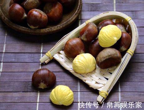 生板栗快速剥壳的窍门，1分钟能剥30个，颗粒完整还不伤手