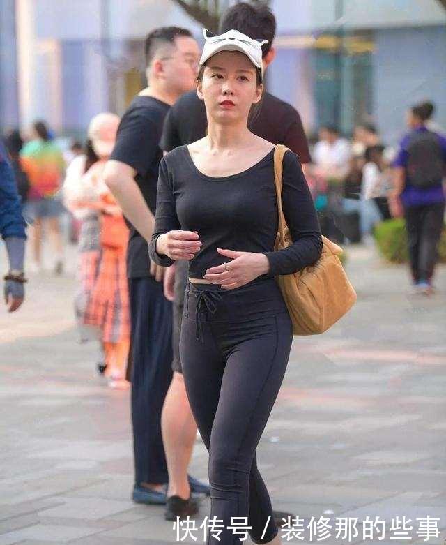 上衣|简单搭配的打底裤上身特别洋气,充满时尚浪漫的气息,富有质感