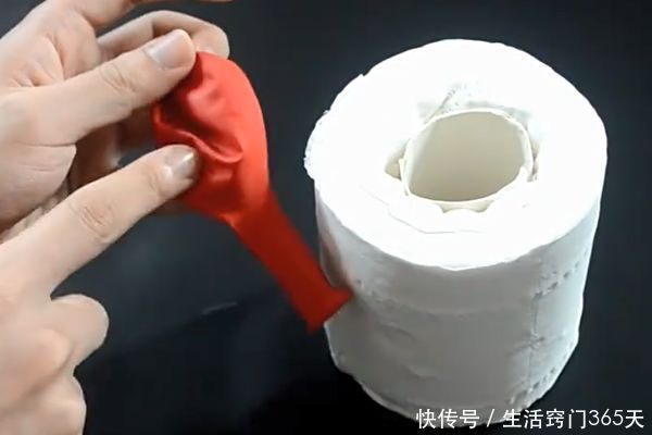 卷纸筒上套一个气球,好多人不知道有啥用,但用过的人都夸好!