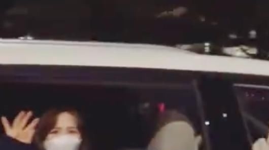 张润贞 她坠落舞台消失一年!如今再度复出主持,身体真实状态令人落泪