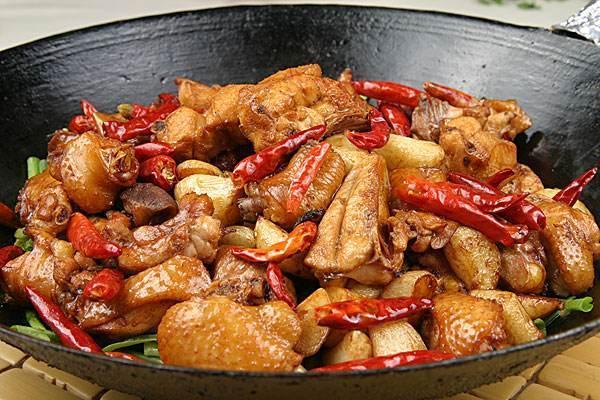 刚刚简单做了一桌子菜,味道超美,全家人抢着吃!