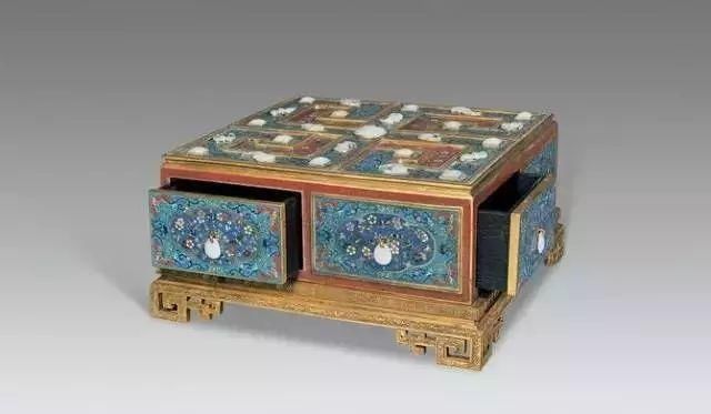  源于故宫博物院官网|古人的收纳盒，怎一个美字了得！