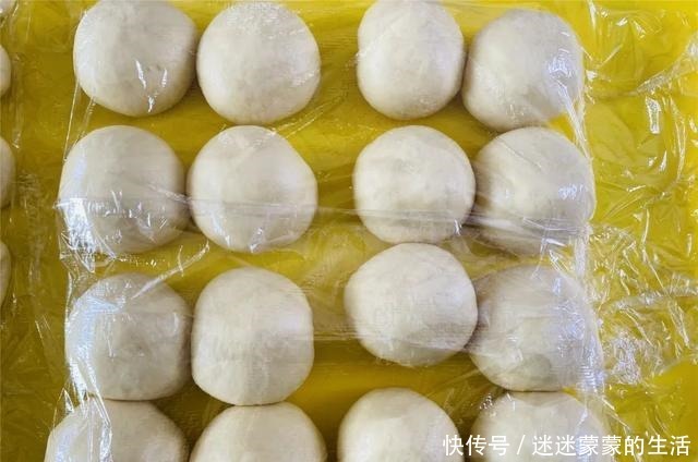 减肥路上的大敌,好吃到炸裂的金黄色面包,每一口都是满满的幸福