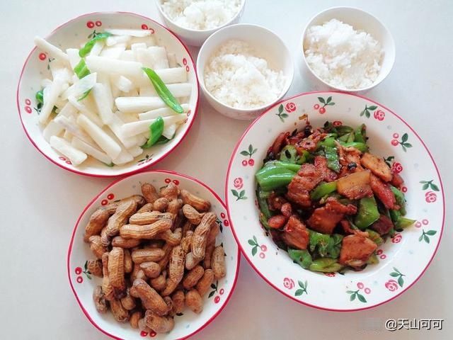 我家周末三餐，小炒肉配粗粮，营养美味贴秋膘，健康过秋天