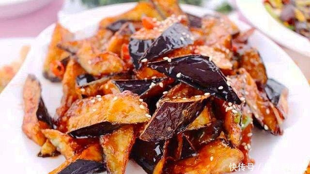 炒茄子,直接放油就错了,多加一步,茄子鲜香不油腻!