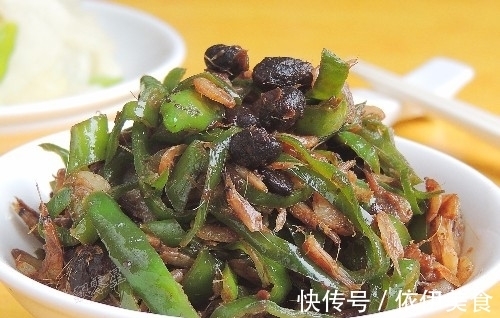 豆豉|别只会用虾皮做汤了，和它一起炒，比肉还香，鲜美下饭还能补钙