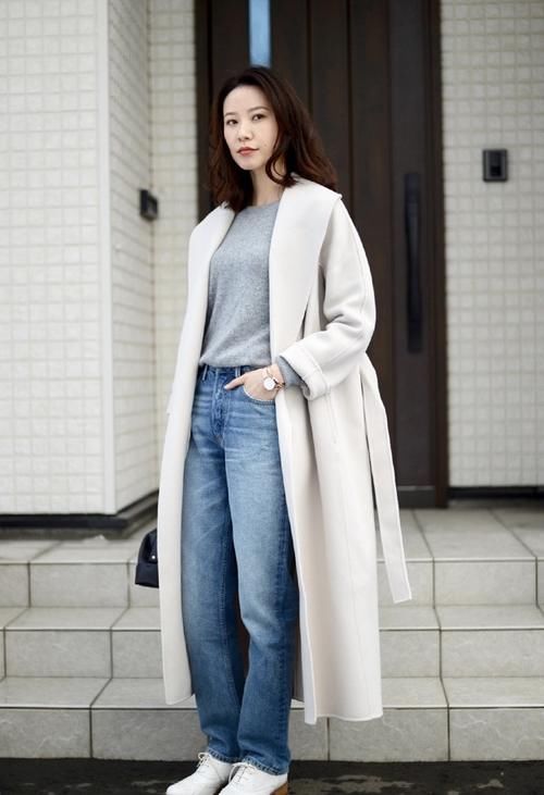 女人不管30还是40，少穿“花”衣服，多穿这4个高级色，洋气显白